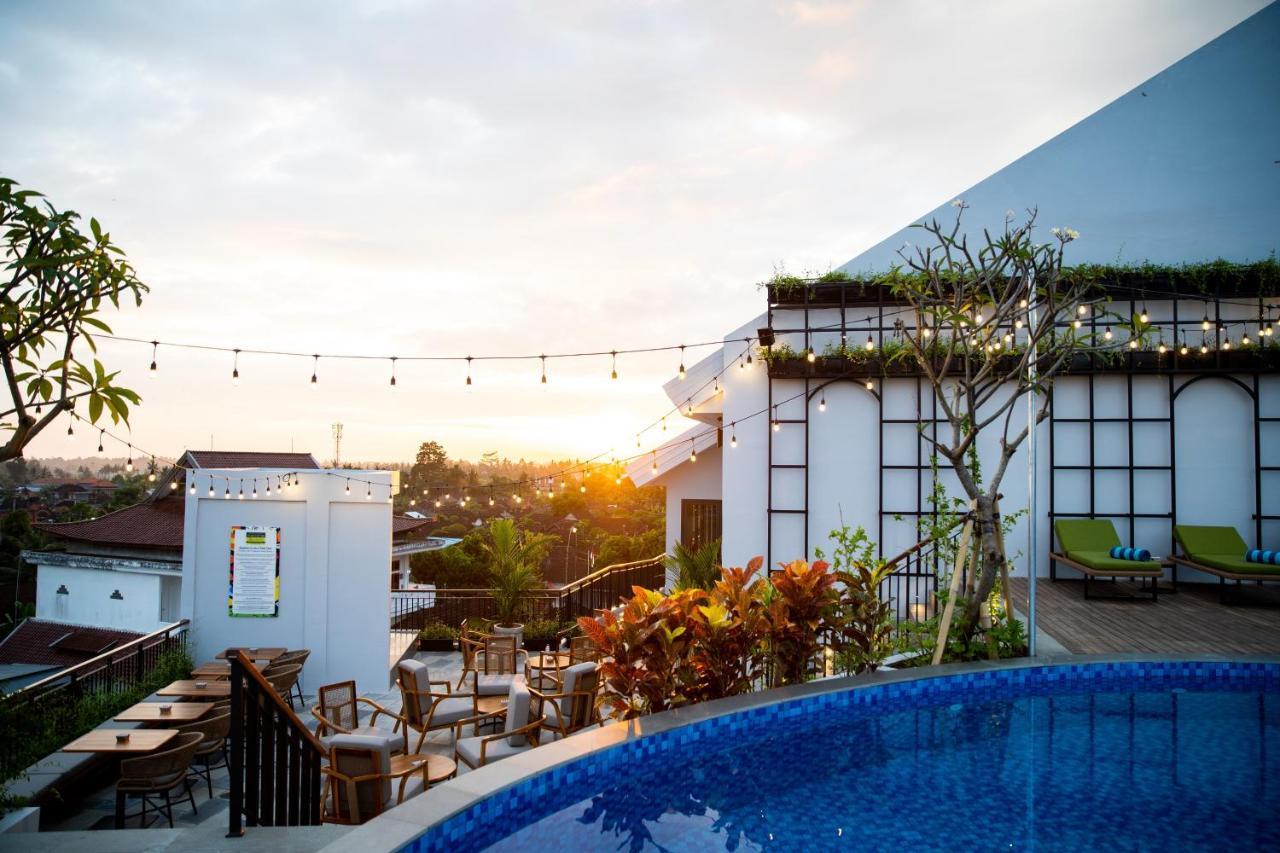 Rv Hotel Gianyar ウブド エクステリア 写真
